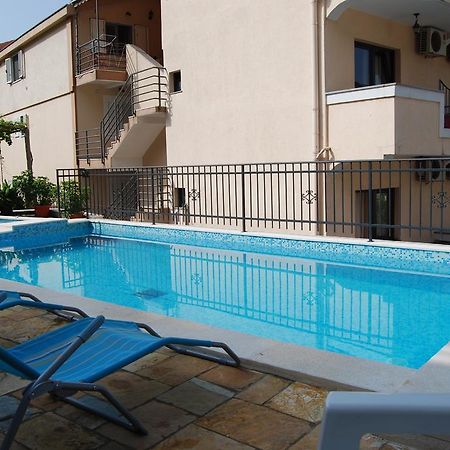 Apartments Srzentic Petrovac エクステリア 写真