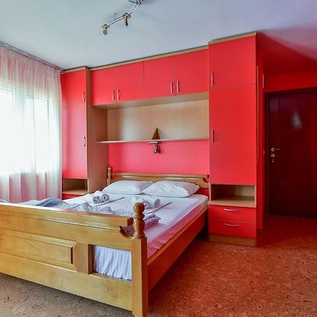 Apartments Srzentic Petrovac エクステリア 写真