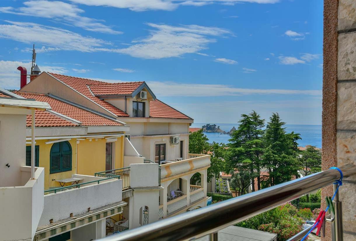 Apartments Srzentic Petrovac エクステリア 写真
