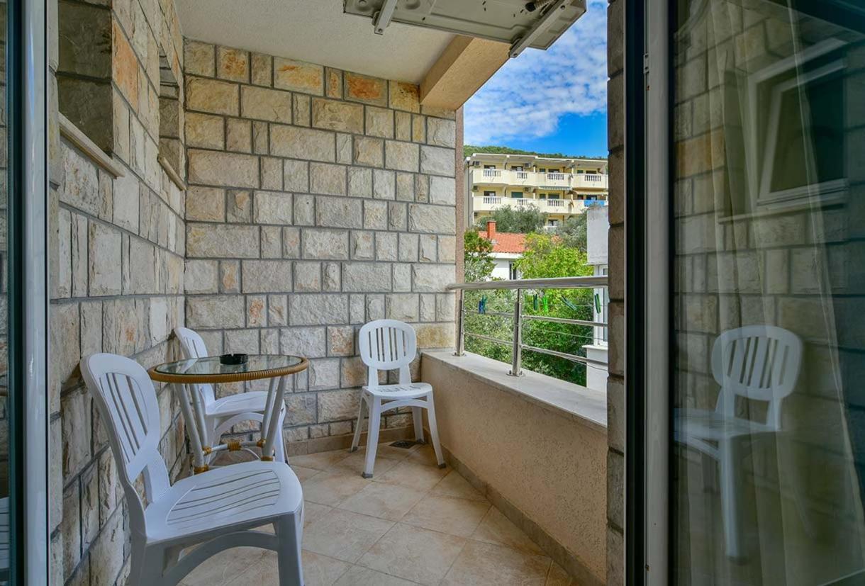 Apartments Srzentic Petrovac エクステリア 写真