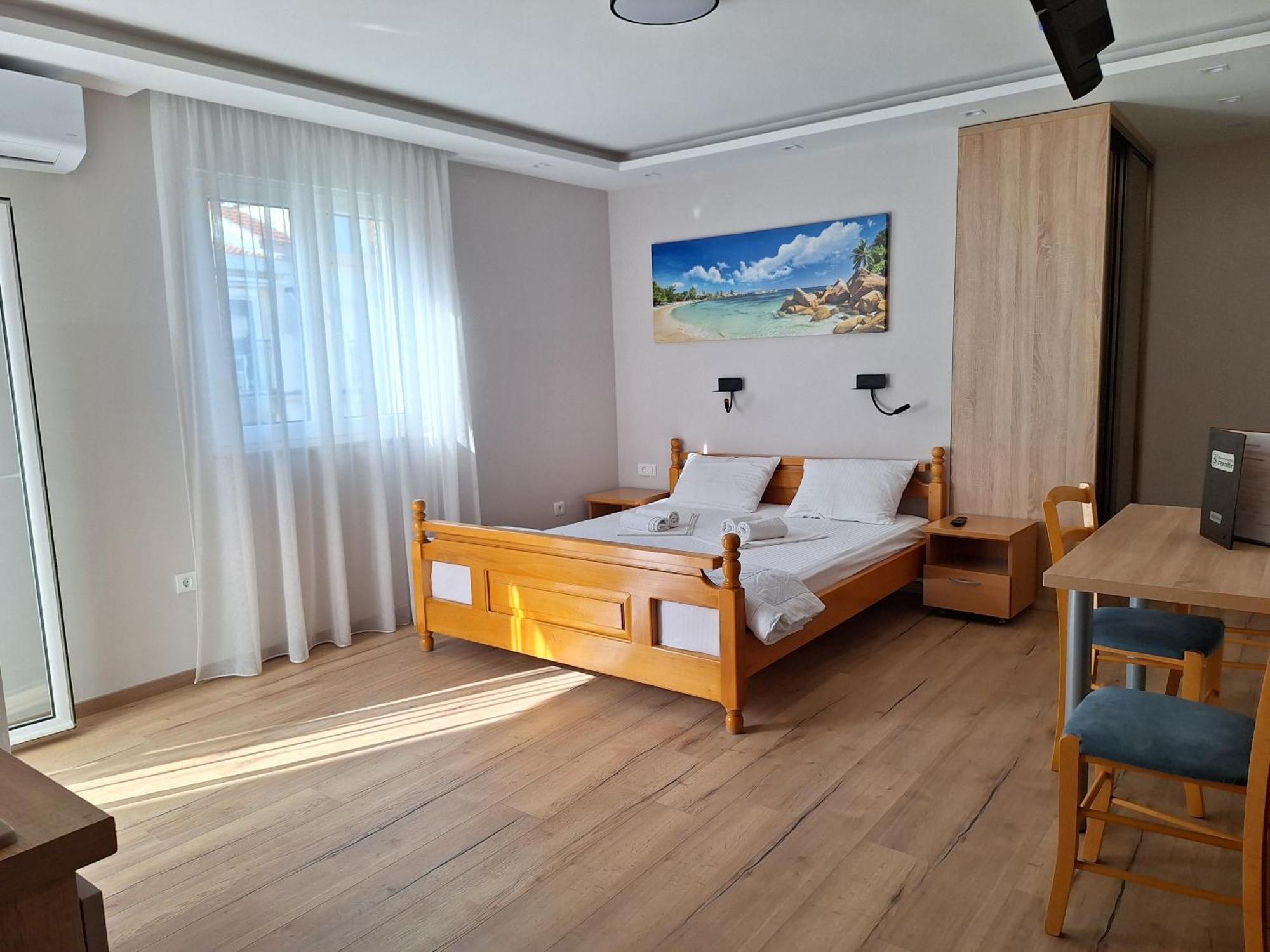 Apartments Srzentic Petrovac エクステリア 写真