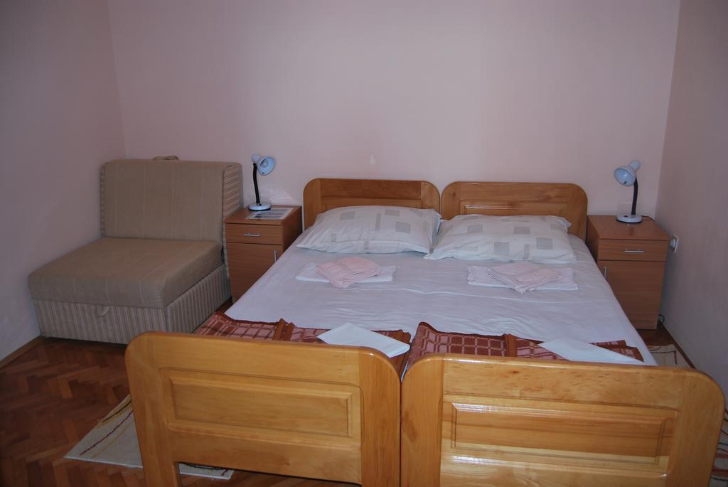 Apartments Srzentic Petrovac エクステリア 写真