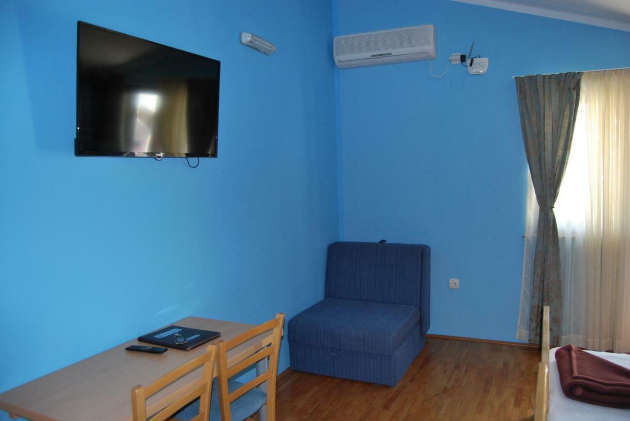 Apartments Srzentic Petrovac エクステリア 写真