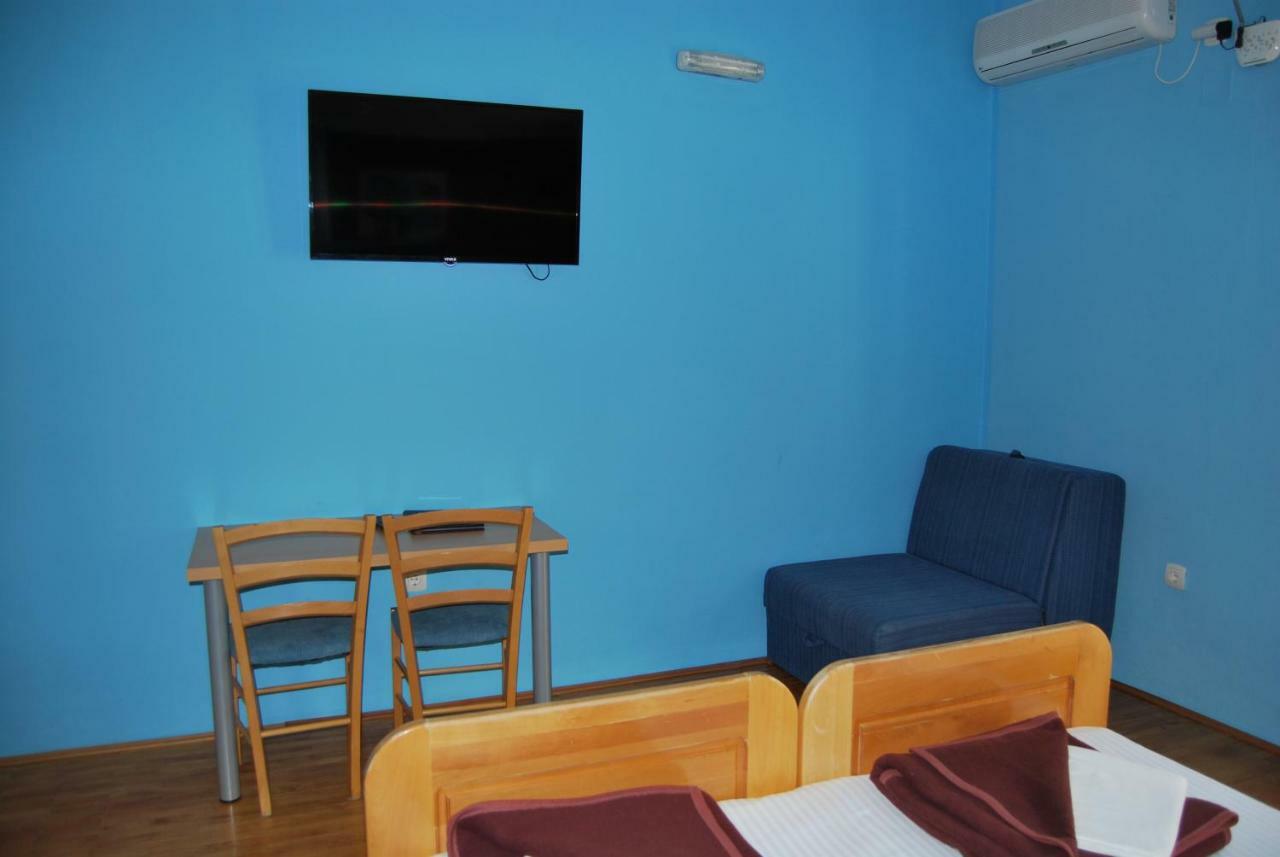 Apartments Srzentic Petrovac エクステリア 写真