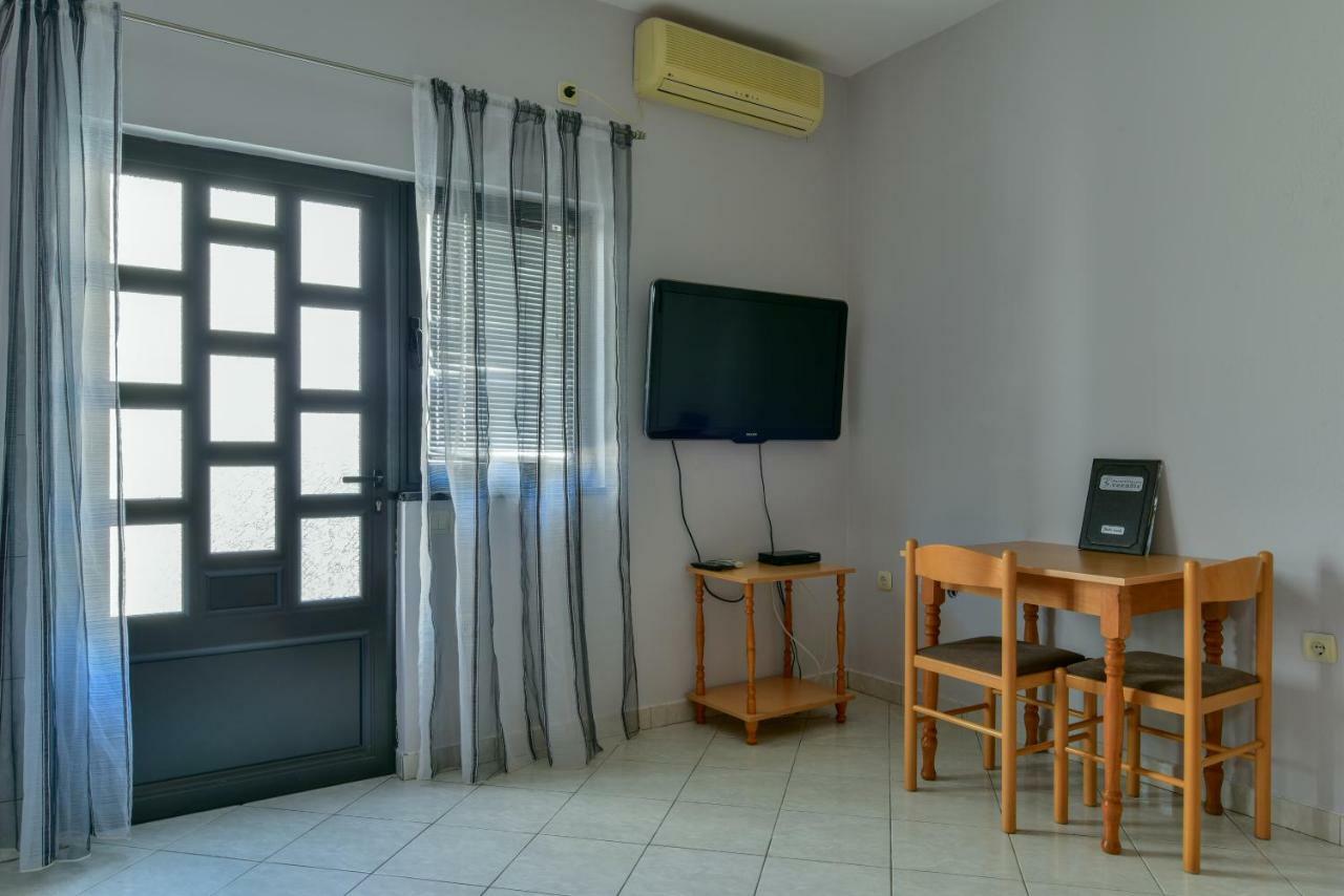 Apartments Srzentic Petrovac エクステリア 写真