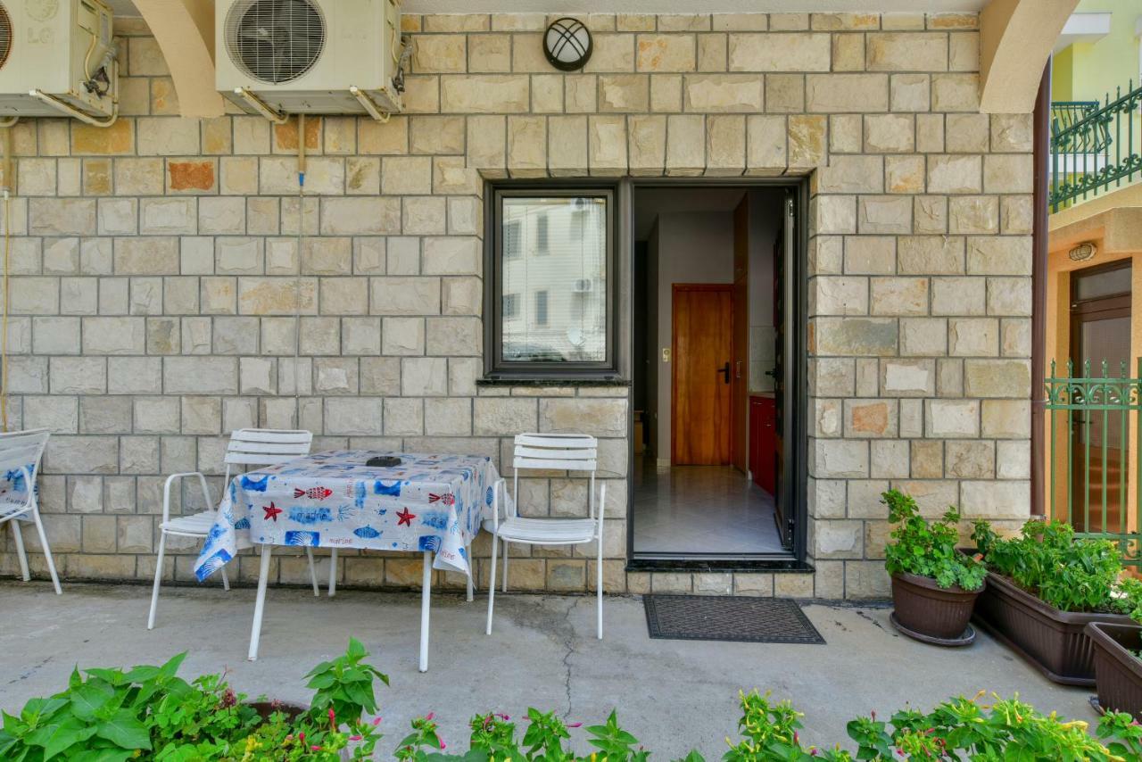 Apartments Srzentic Petrovac エクステリア 写真