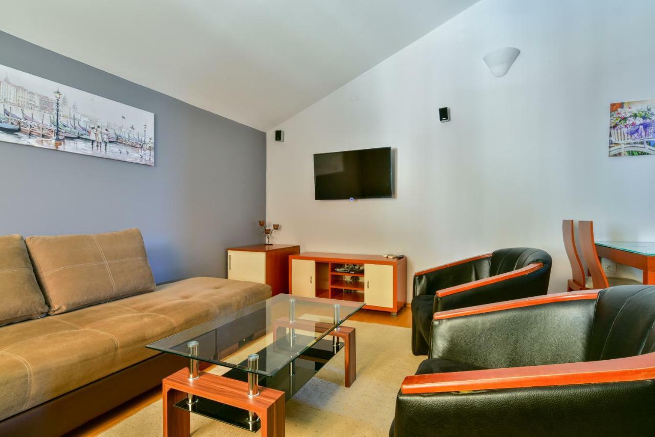 Apartments Srzentic Petrovac エクステリア 写真