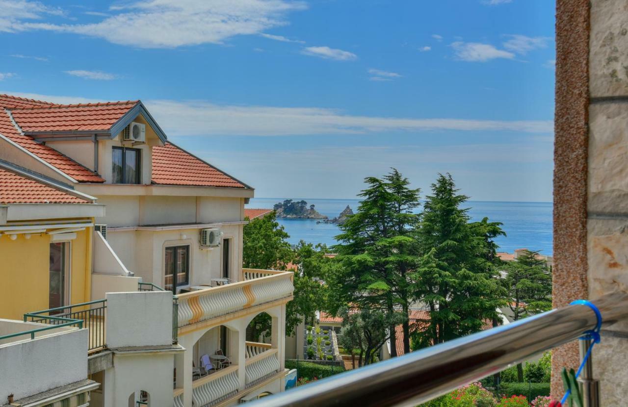 Apartments Srzentic Petrovac エクステリア 写真
