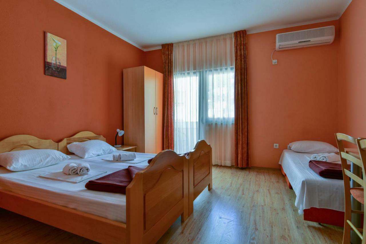 Apartments Srzentic Petrovac エクステリア 写真