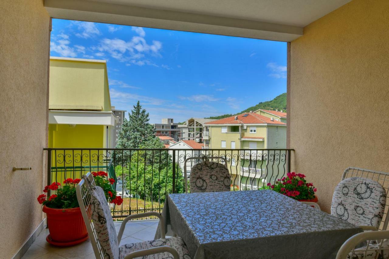 Apartments Srzentic Petrovac エクステリア 写真